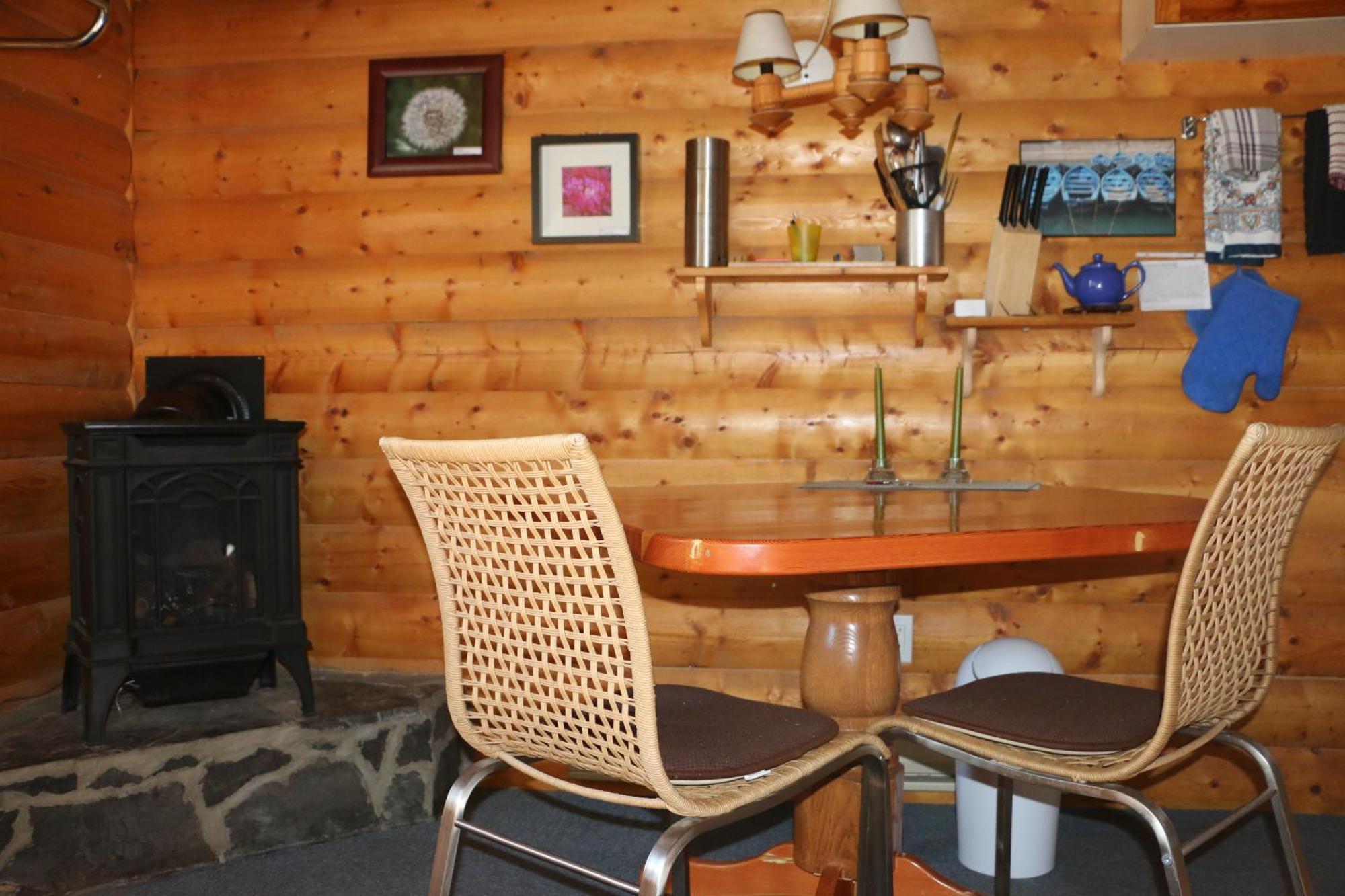 Rocky Mountain Cabins And Home Golden Exteriör bild