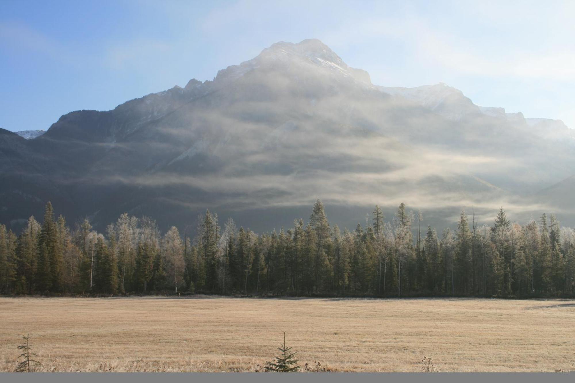 Rocky Mountain Cabins And Home Golden Exteriör bild